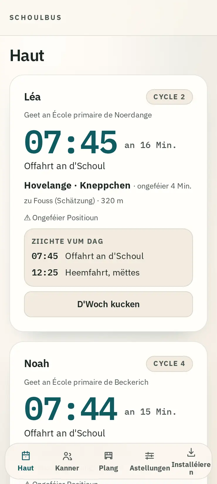 Startbildschierm vun der App: d’Kaart vun der Léa, Bus um 07:45 um Kneppchen.