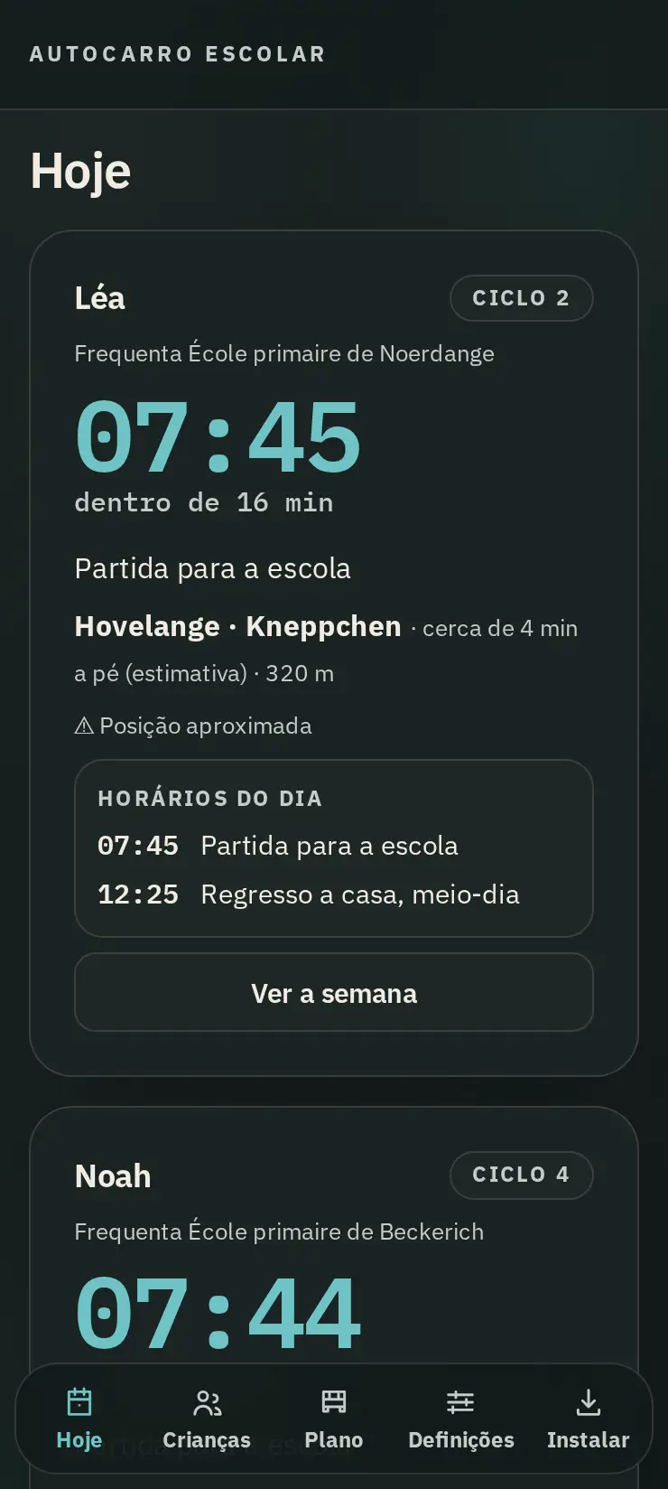 Ecrã inicial da aplicação: o cartão da Léa, autocarro às 07:45 no Kneppchen.